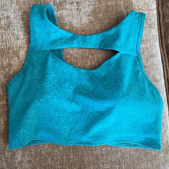 Lululemon Everlux Cut Out Train Bra - Picture 6 of 7